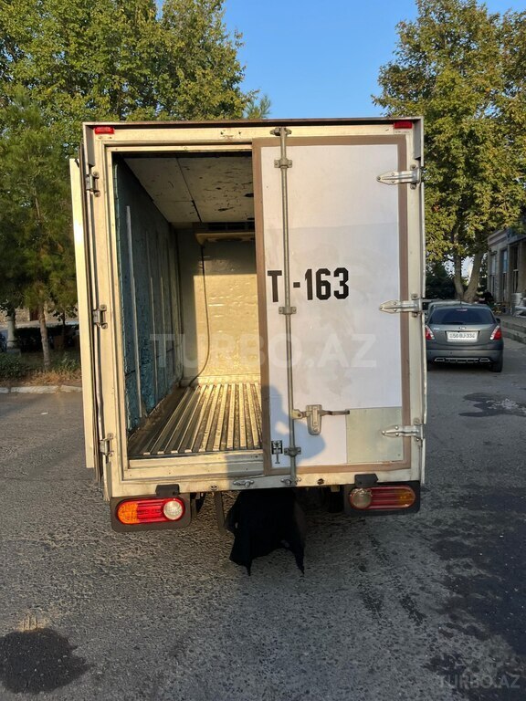 Hyundai H 100