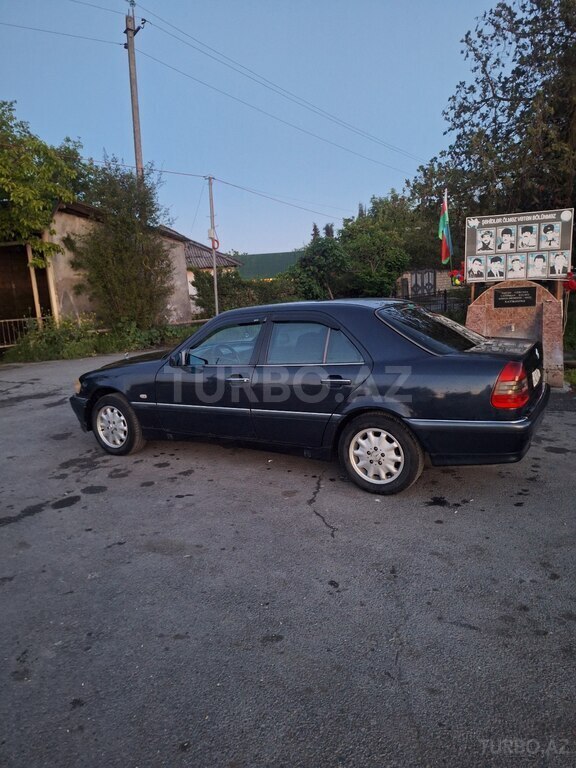 Mercedes C 180