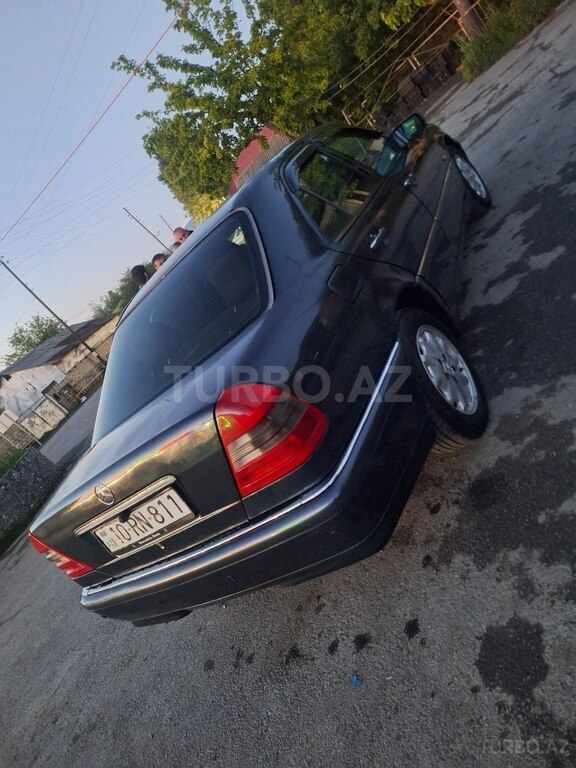 Mercedes C 180