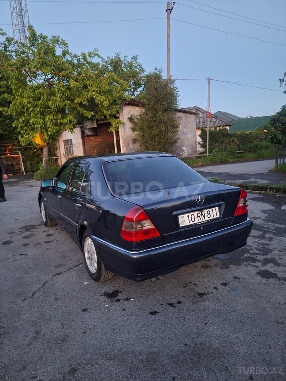 Mercedes C 180