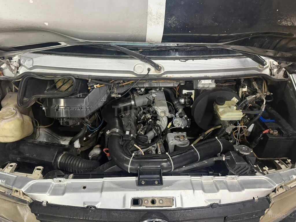 Mercedes Sprinter 208