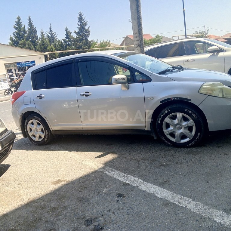 Nissan Tiida