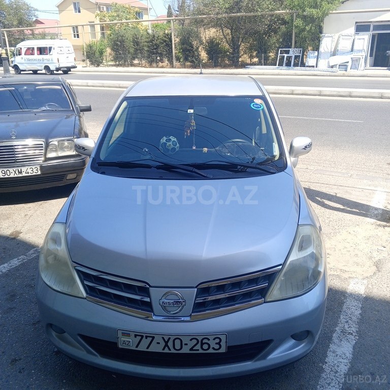 Nissan Tiida