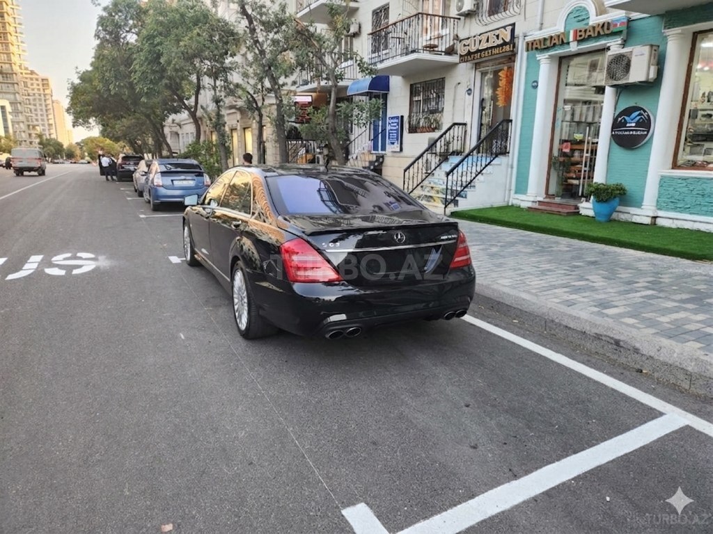 Mercedes S 63 AMG