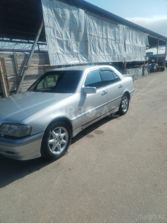 Mercedes C 180