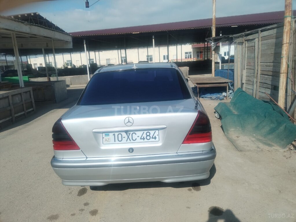 Mercedes C 180