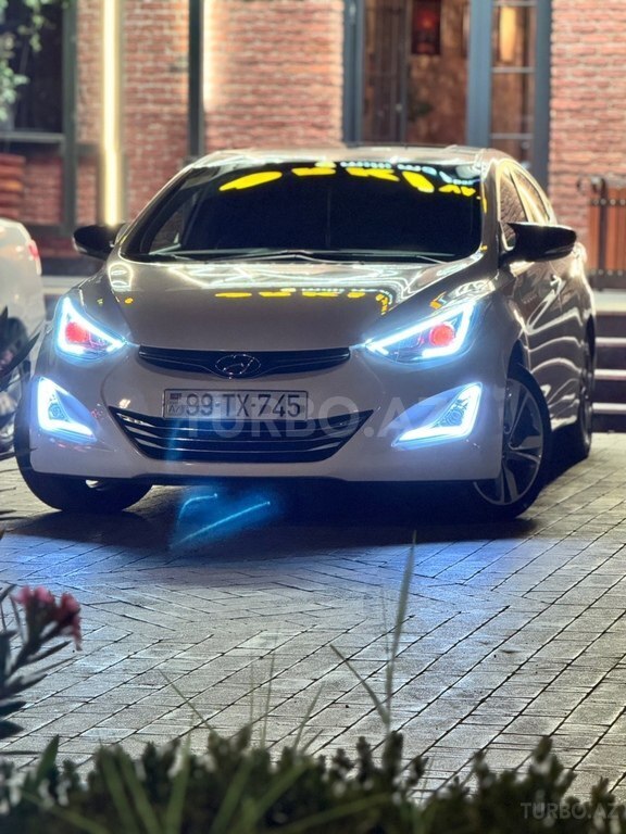 Hyundai Elantra