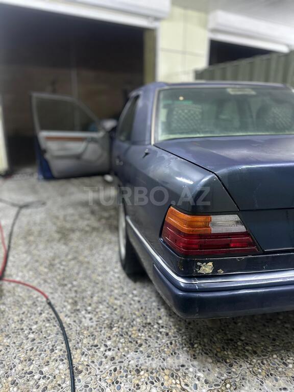 Mercedes 250 D