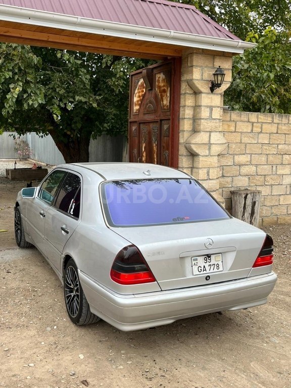 Mercedes C 230