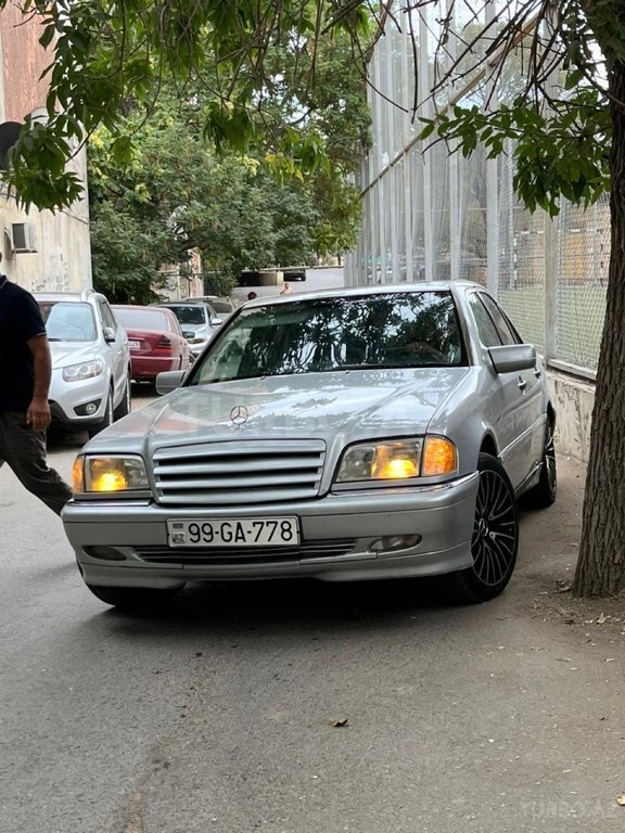 Mercedes C 230