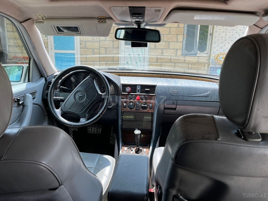 Mercedes C 230