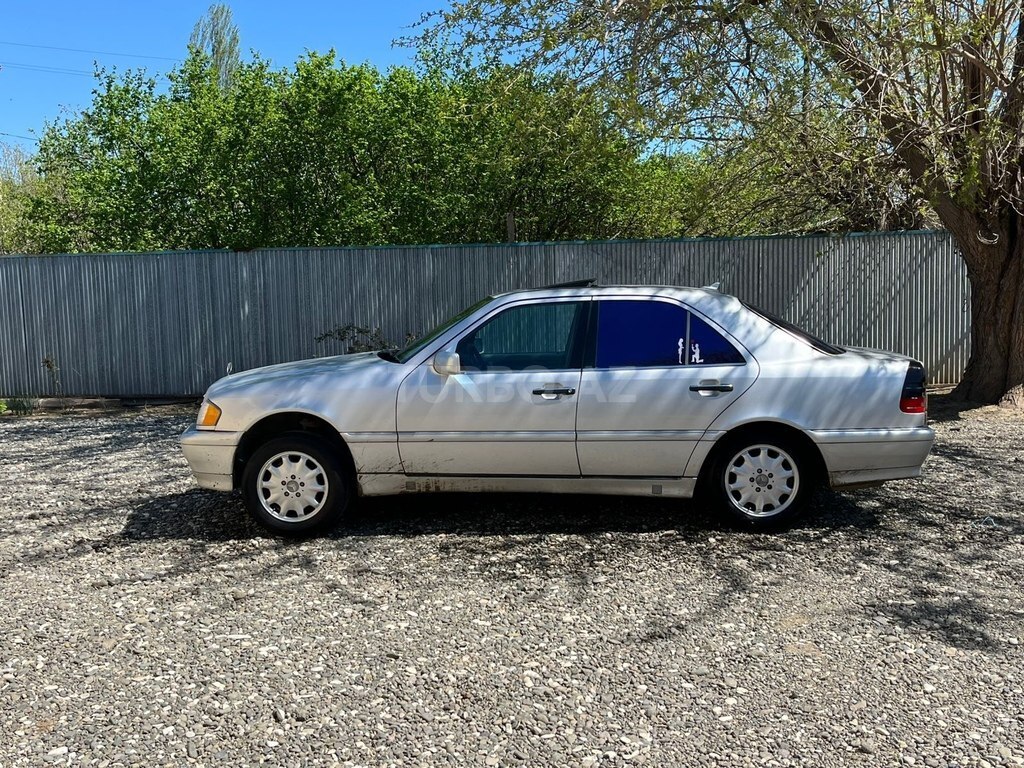 Mercedes C 230