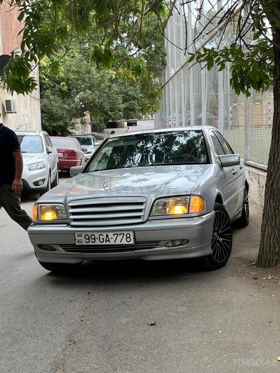 Mercedes C 230