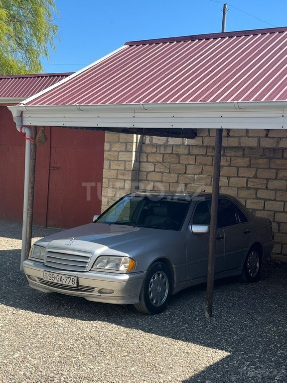 Mercedes C 230