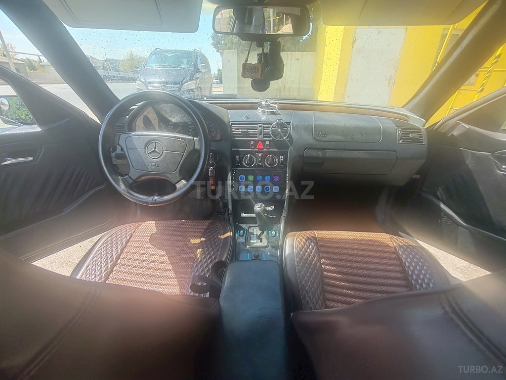 Mercedes C 200