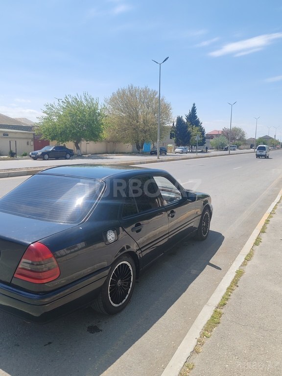 Mercedes C 200
