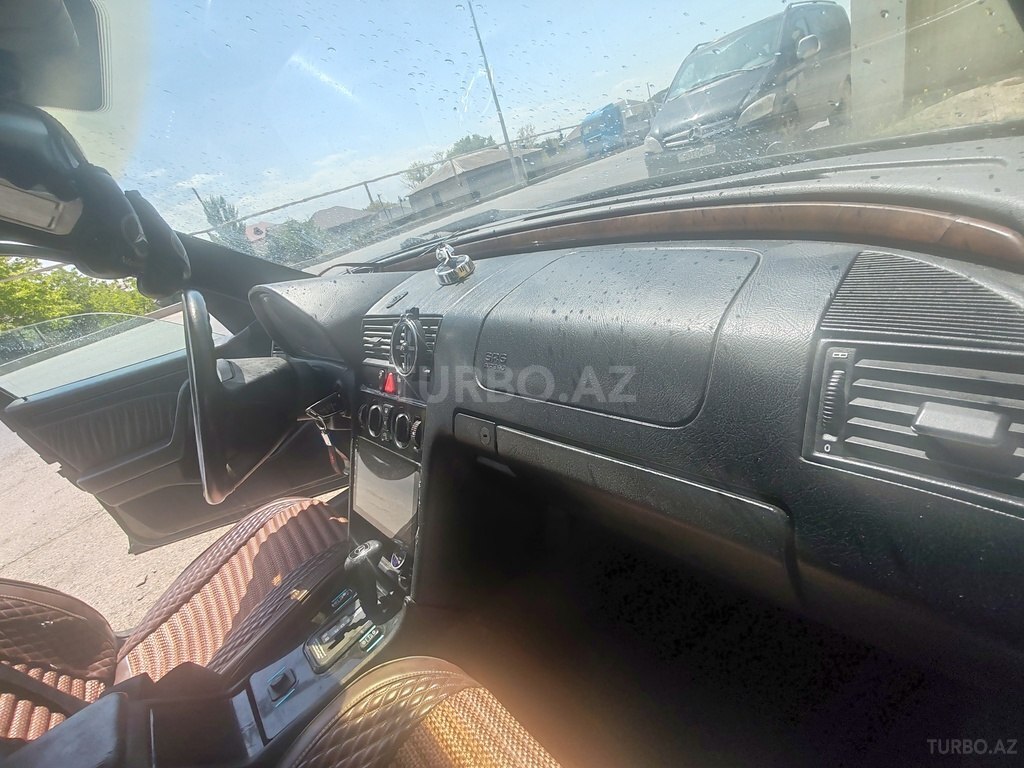 Mercedes C 200