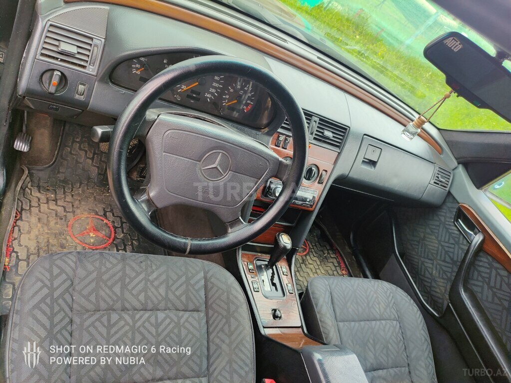 Mercedes C 180