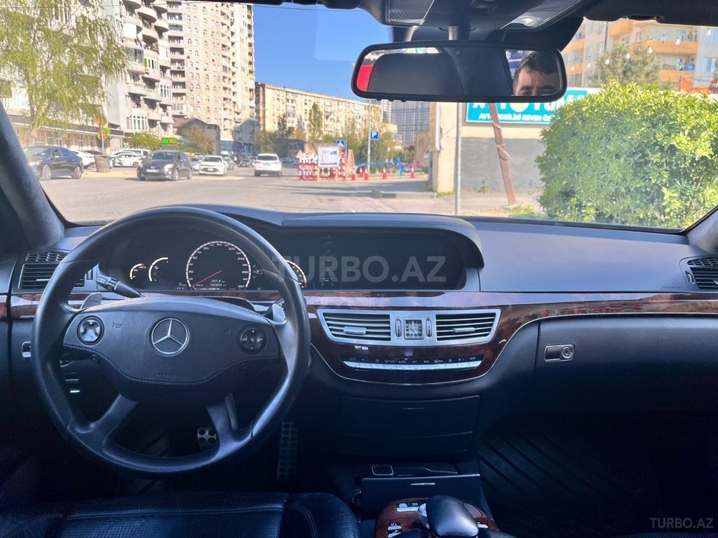 Mercedes S 63 AMG