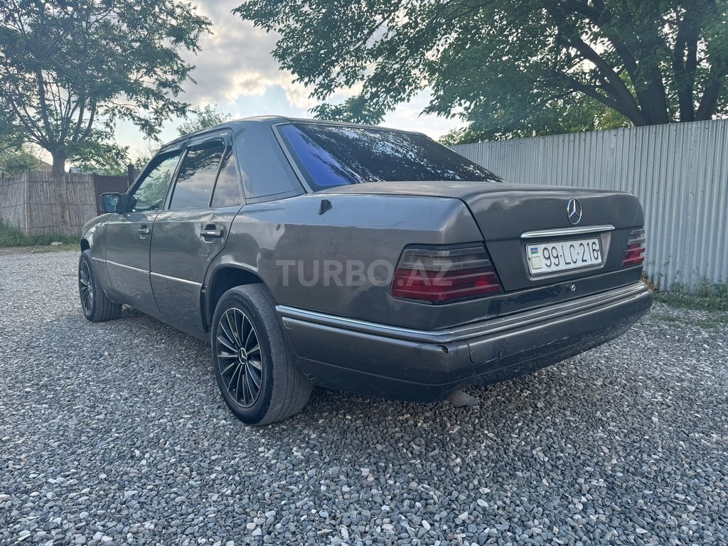 Mercedes 200 D
