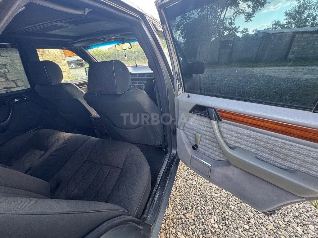 Mercedes 200 D
