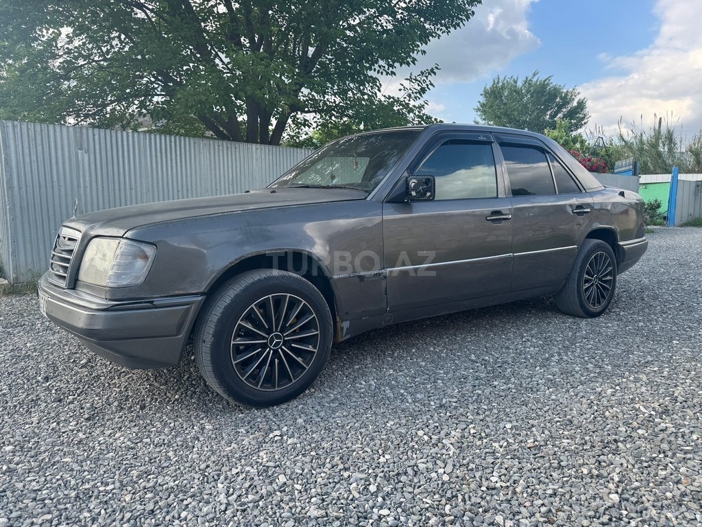 Mercedes 200 D
