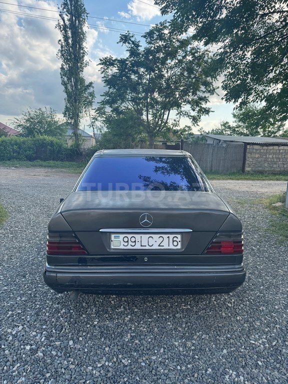 Mercedes 200 D