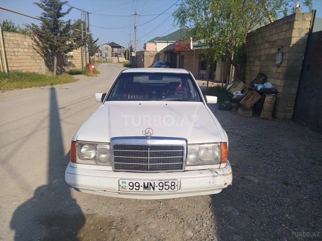 Mercedes 200 D