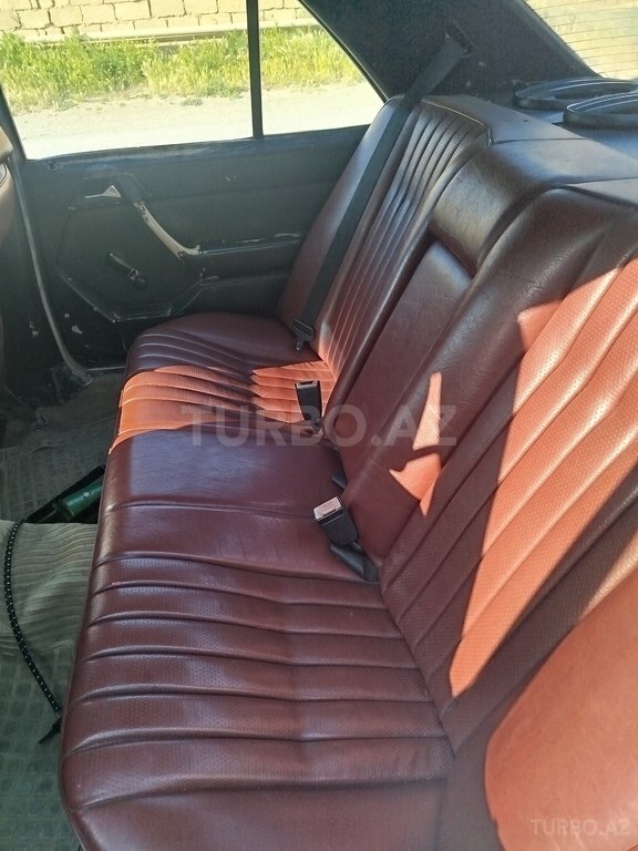 Mercedes 200 D