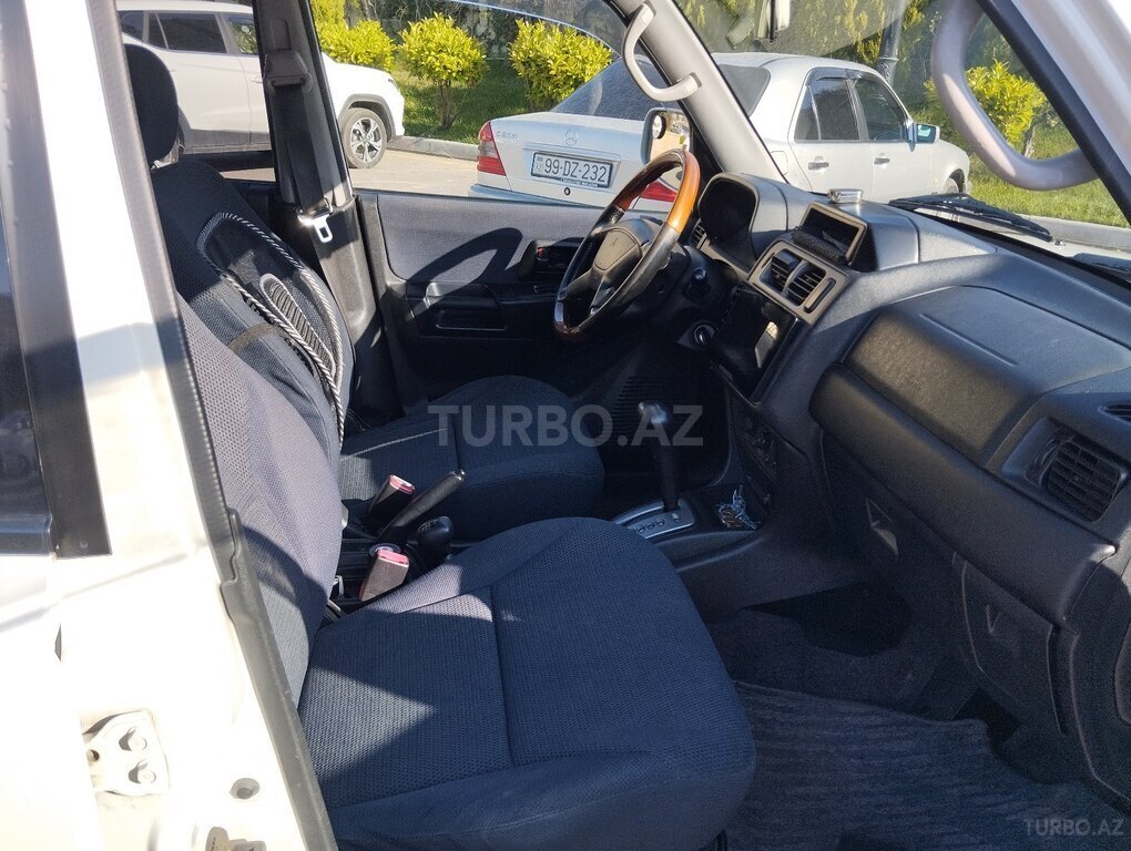 Mitsubishi Pajero io