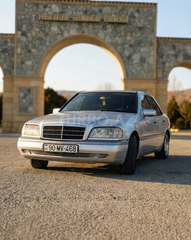 Mercedes C 180