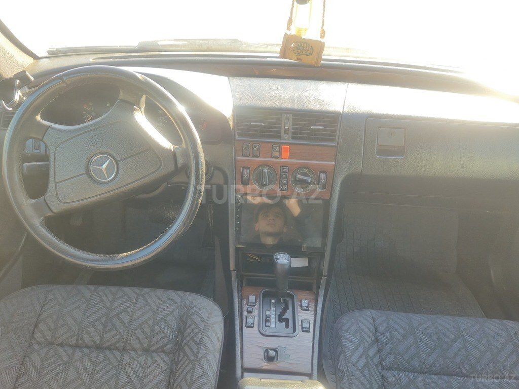 Mercedes C 180