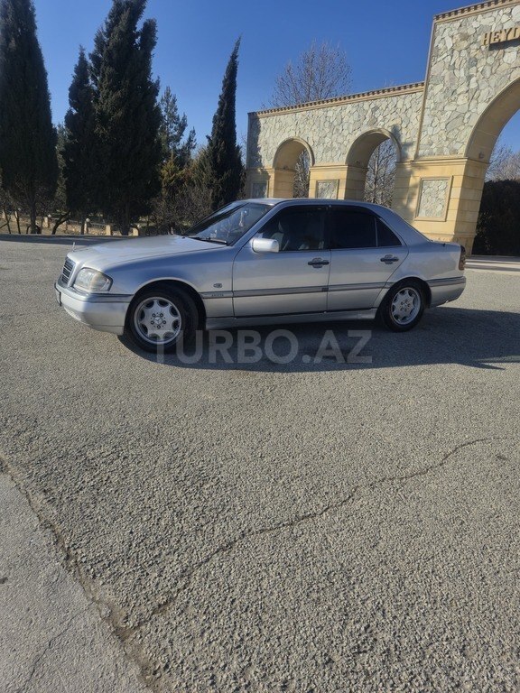Mercedes C 180