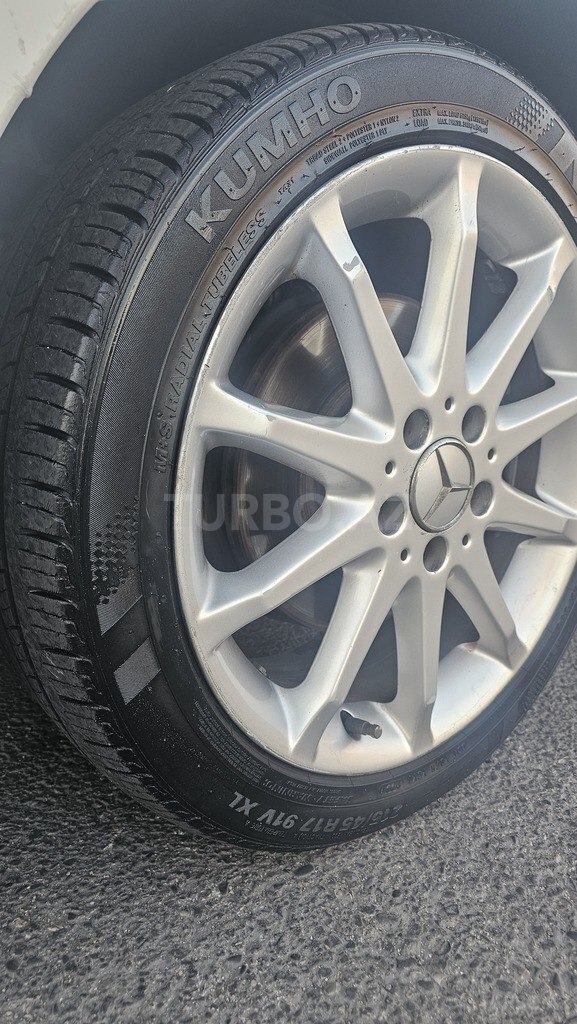 Mercedes B 200