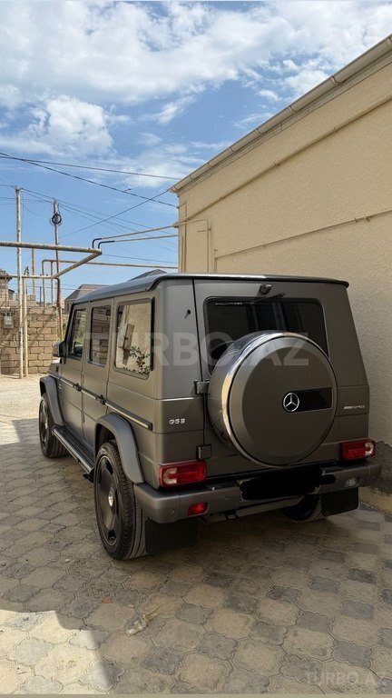 Mercedes G 500