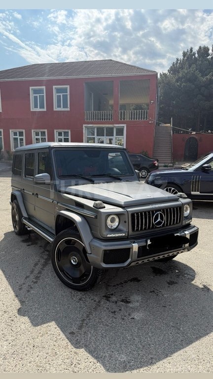 Mercedes G 500