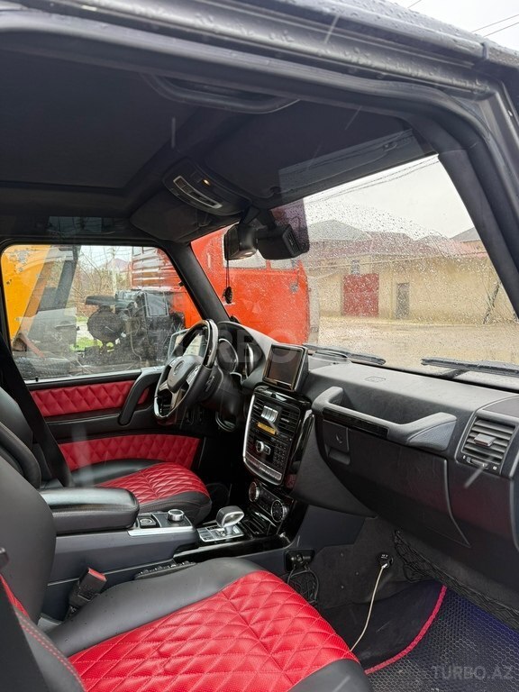 Mercedes G 500