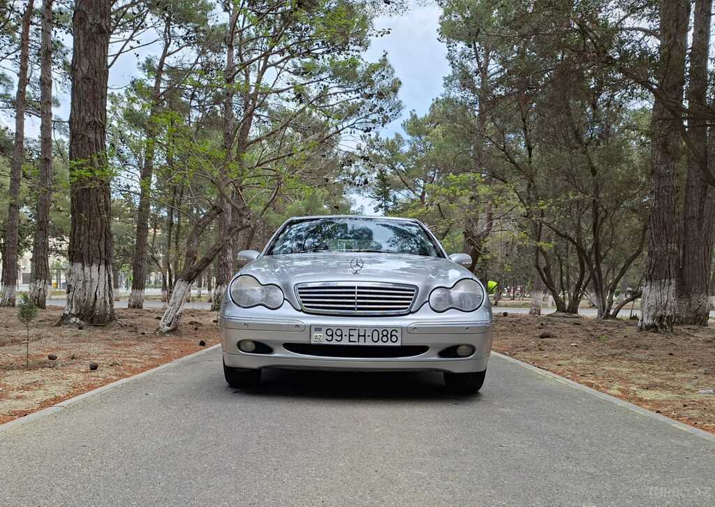Mercedes C 200