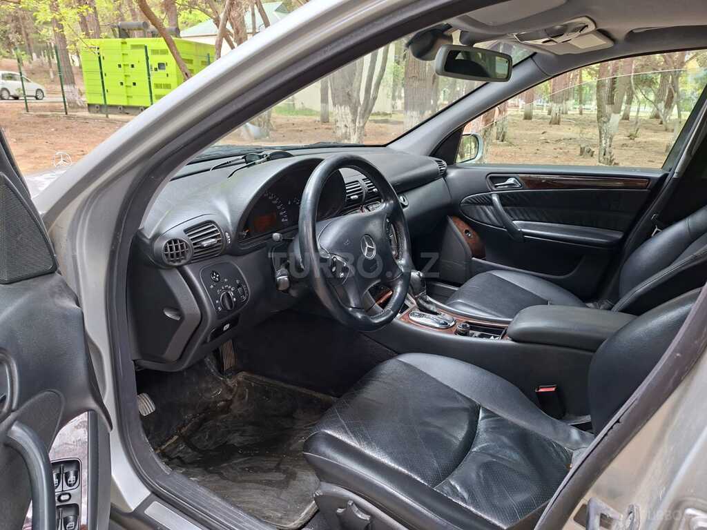 Mercedes C 200