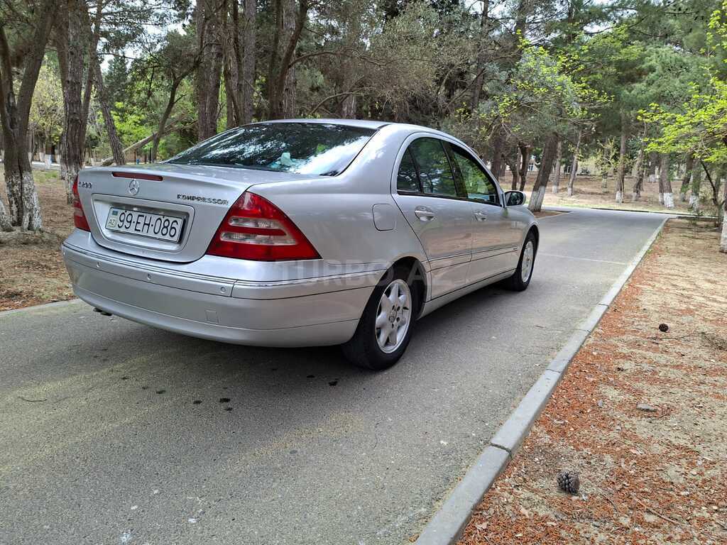 Mercedes C 200
