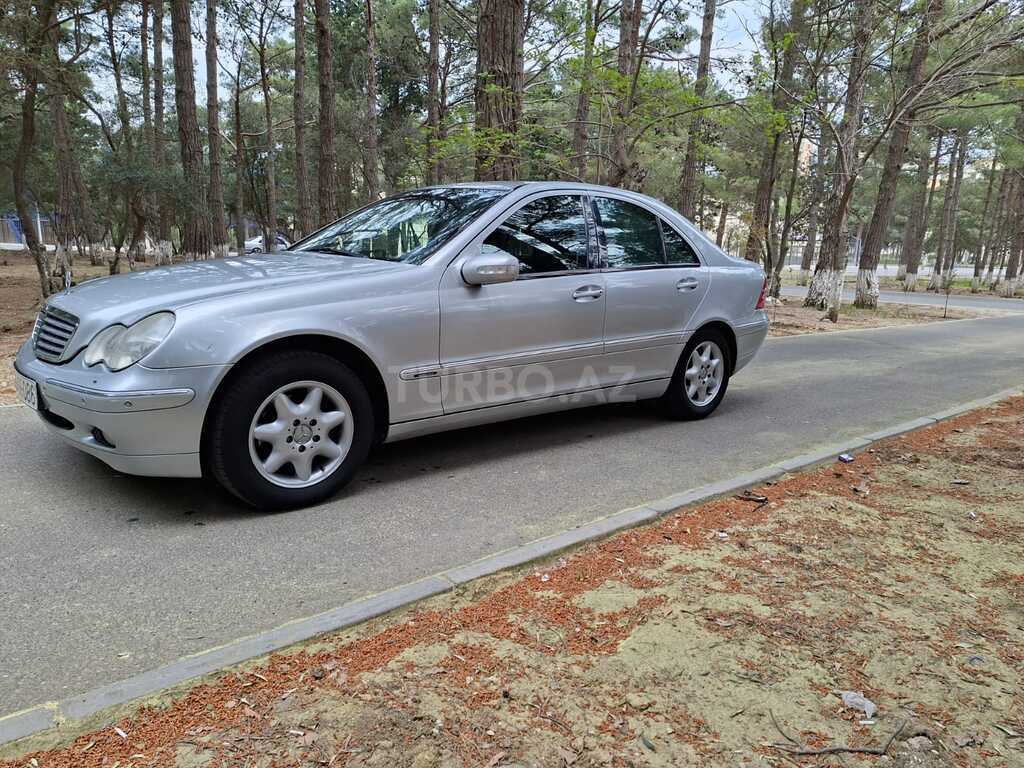 Mercedes C 200