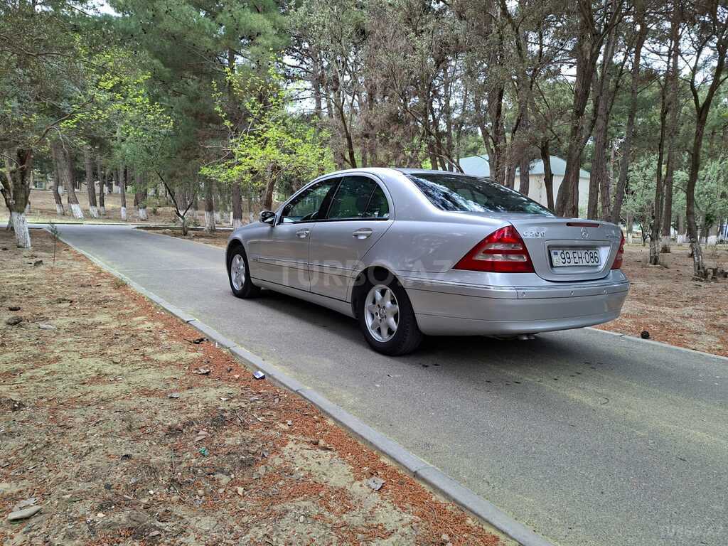 Mercedes C 200