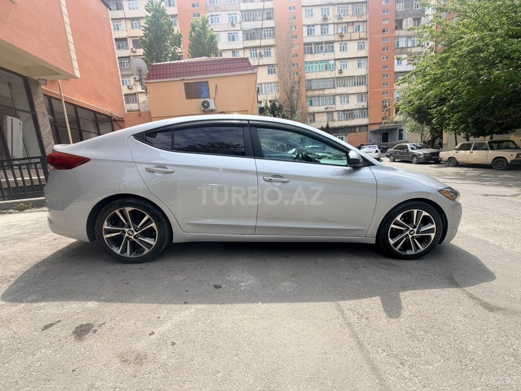 Hyundai Elantra