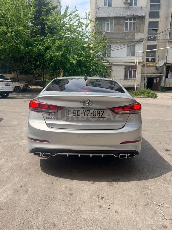 Hyundai Elantra