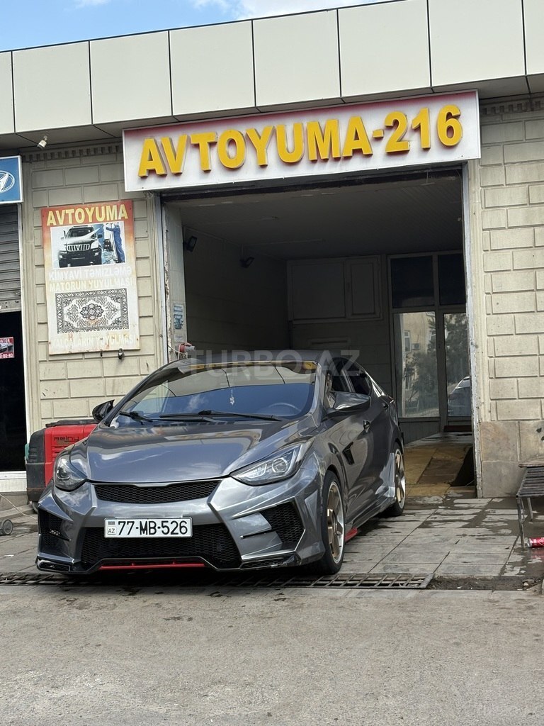 Hyundai Elantra