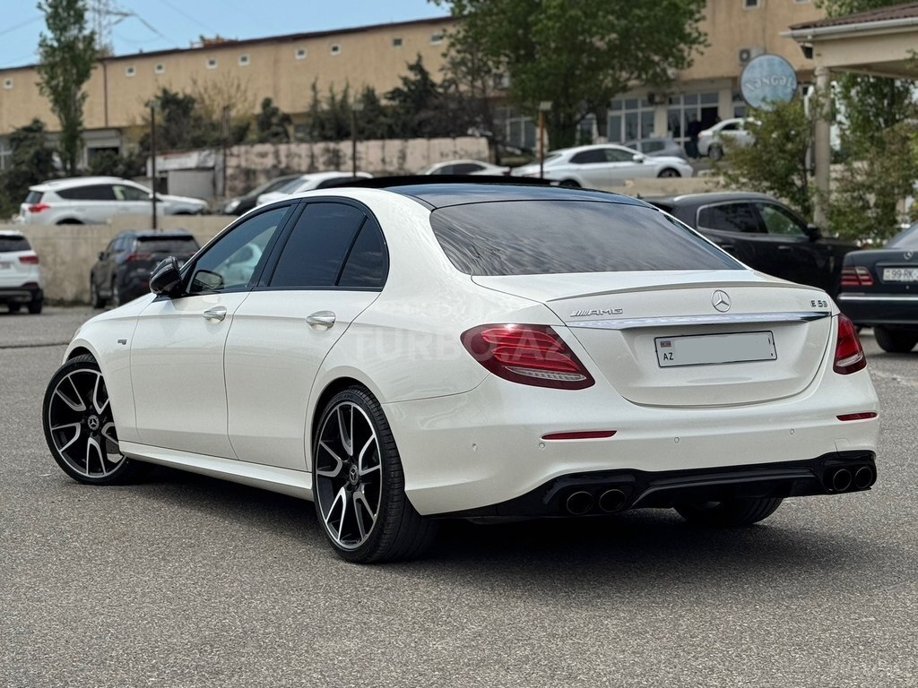 Mercedes E 43 AMG 4MATIC