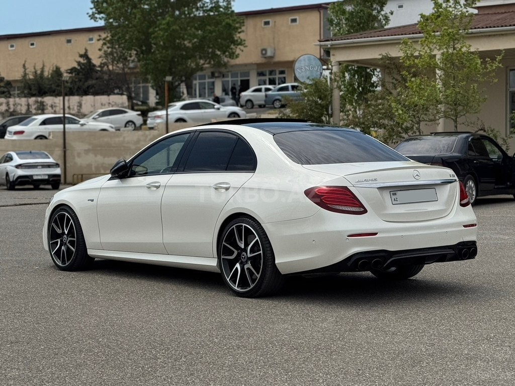 Mercedes E 43 AMG 4MATIC
