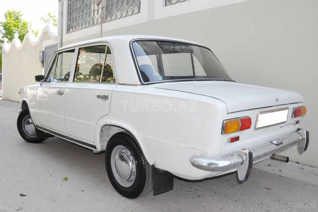 LADA (VAZ) 21011