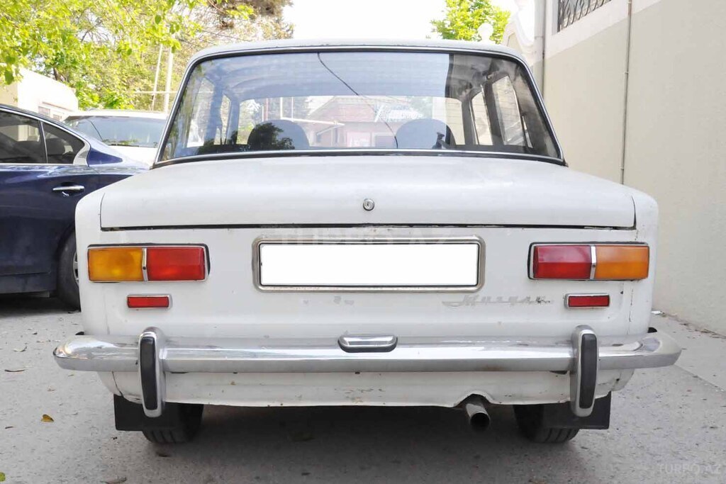 LADA (VAZ) 21011