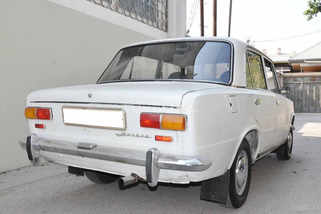 LADA (VAZ) 21011